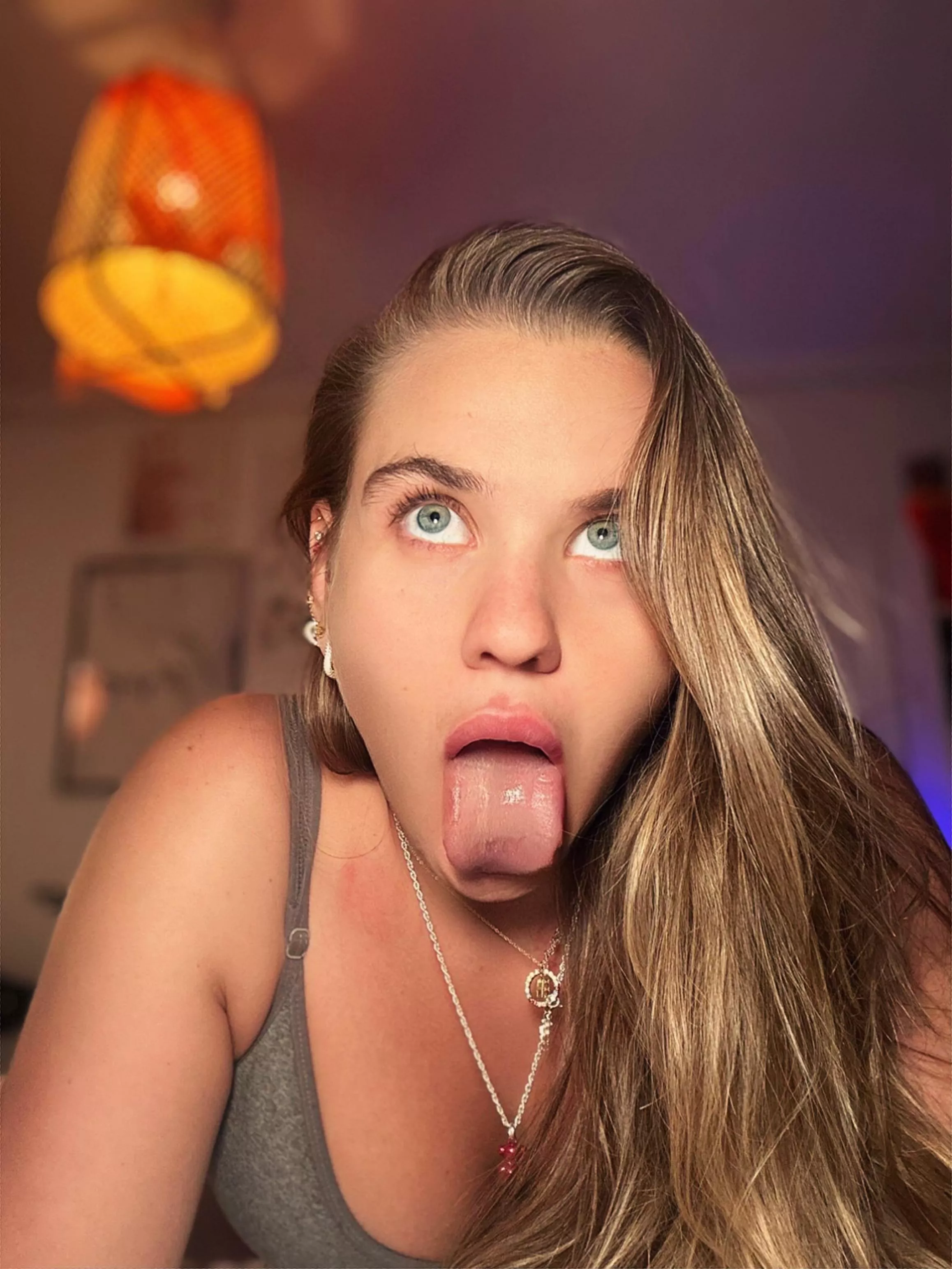 I am very hungry posted by Mar_bella_libre