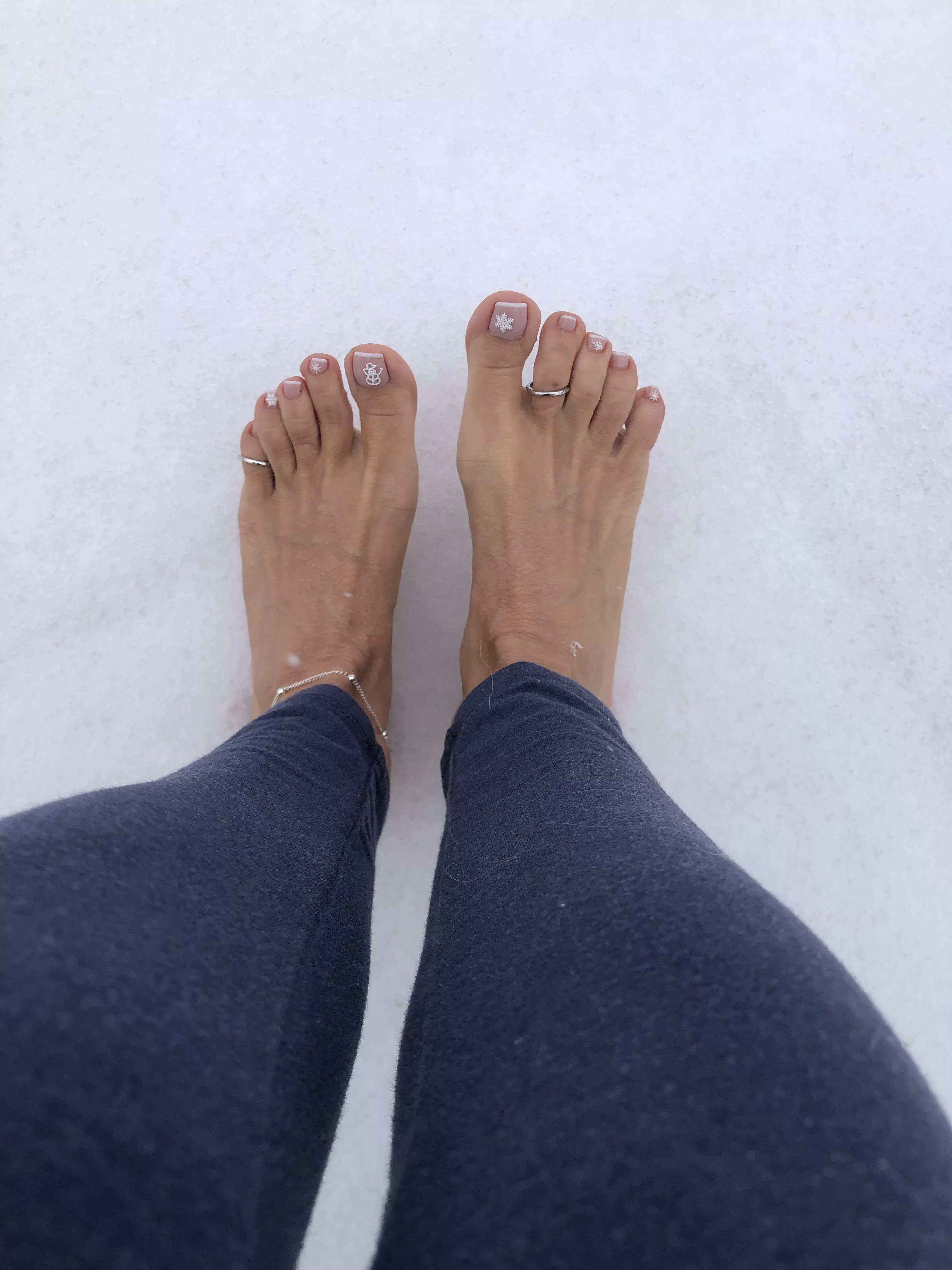 I have to announce..first snow of the year in my place posted by albastoes