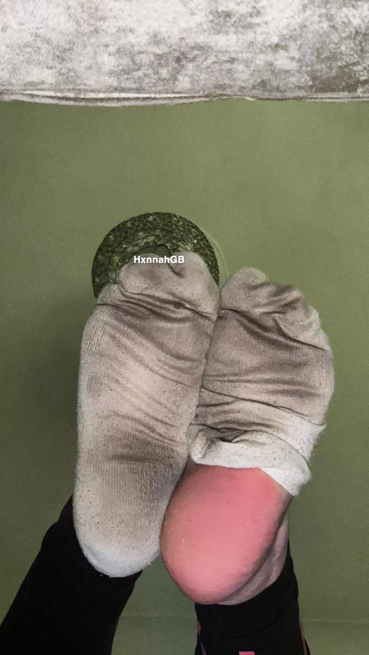 I know you’d love to smell them🤤 posted by HxnnahGB