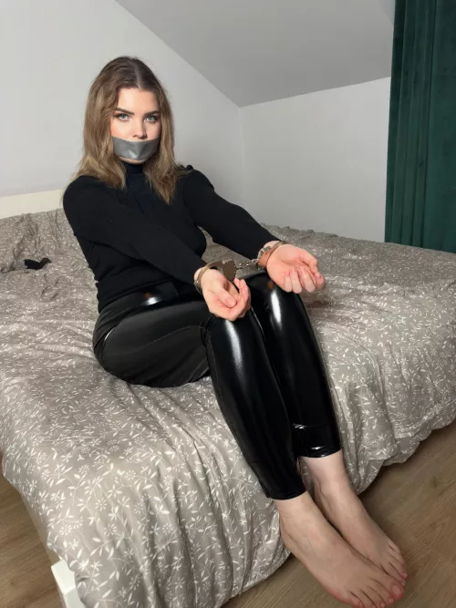 i love metal cuffs by Navlia