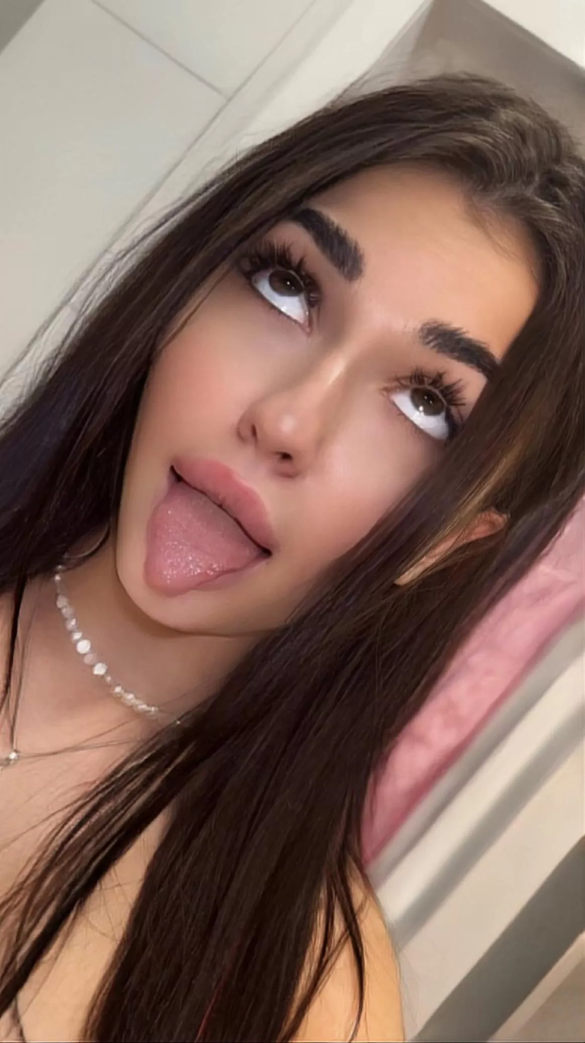 I'll show you what my tongue is capable of posted by Injekl