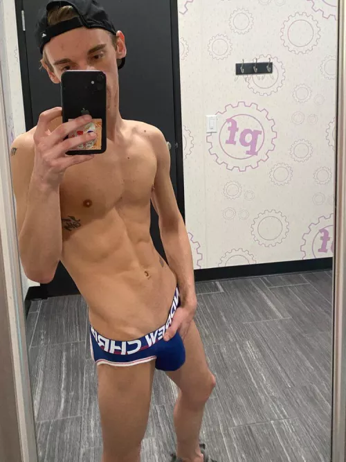 I’m always so horny after the gym[24] by aaronmitch99