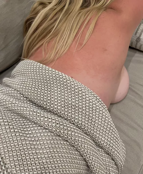 It’s a good day for snuggling by Mimi_Marie_Coxshire