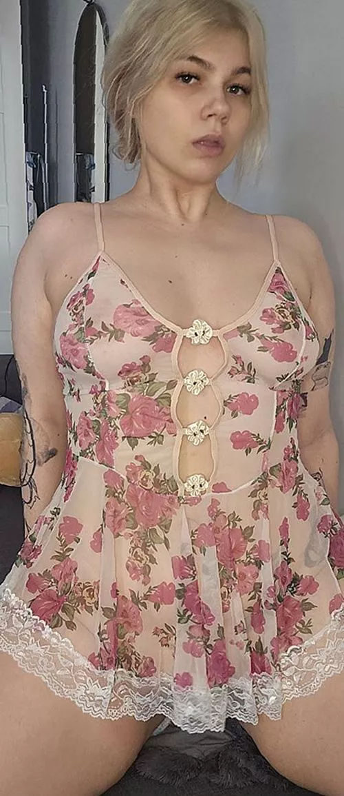 it's so thin, you can see everything underneath. by creamy_kelly_