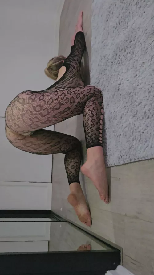 its your turn to inject something by _Lola_xoxo