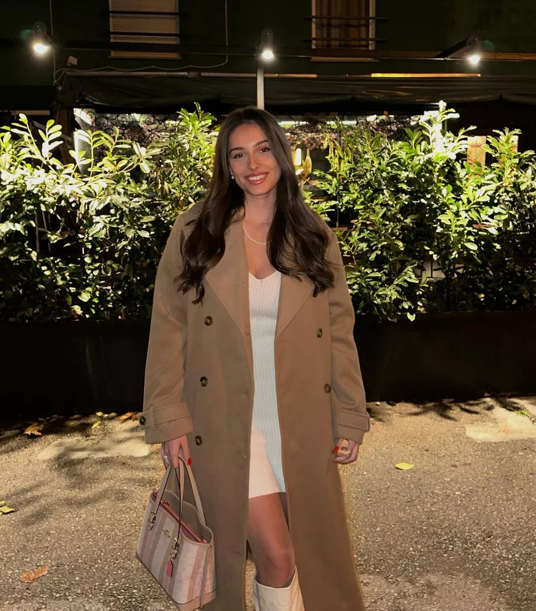 Julia Knezevic posted by BusyFlower9