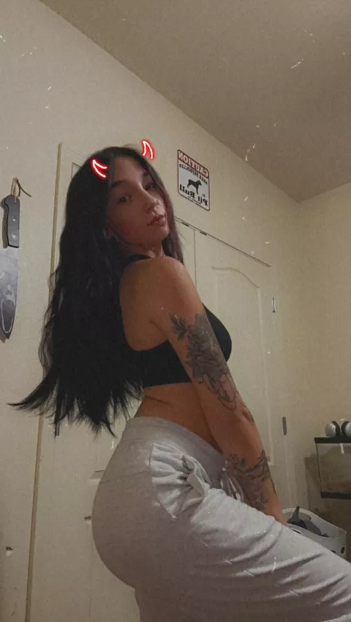 Kinda waiting for a good looking lad to pick me up by xxloveyouxxc