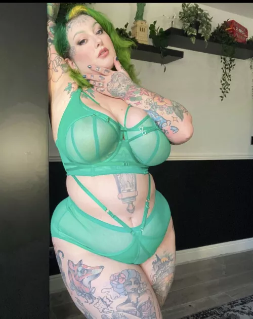 Latest twitter by Ayom08