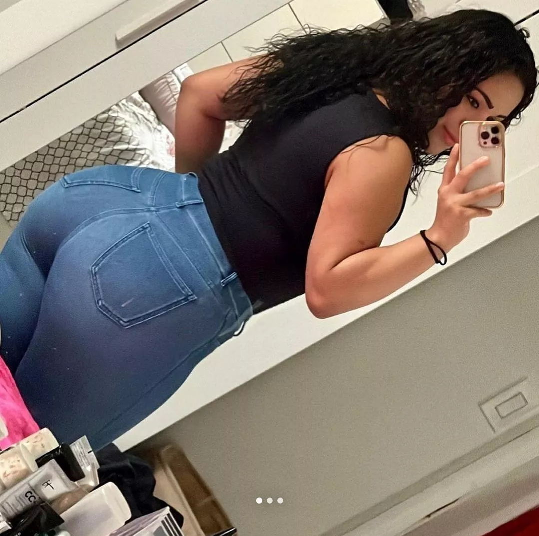 Latina milf posted by d4rksadist54