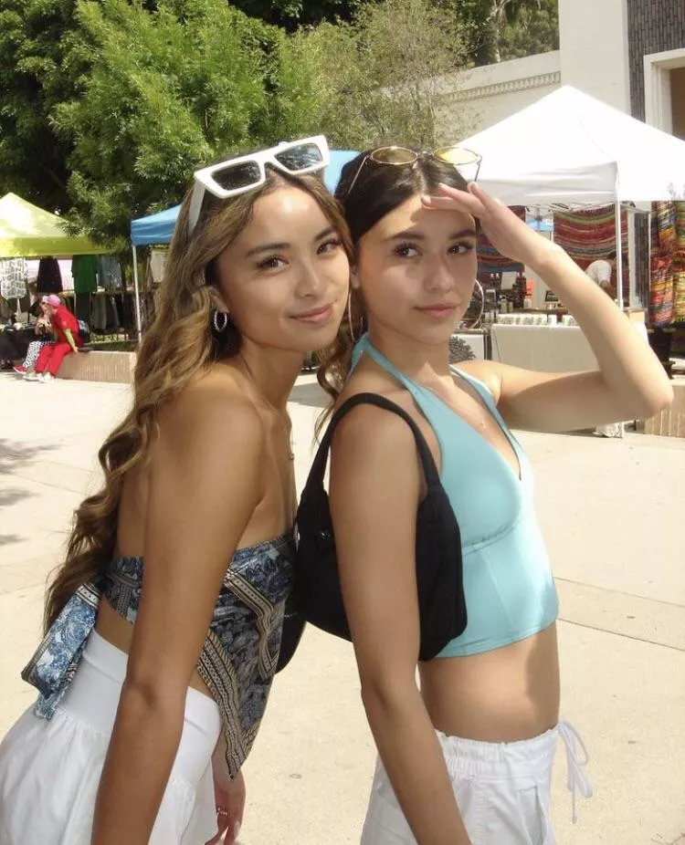 left or right? posted by devilndaisies