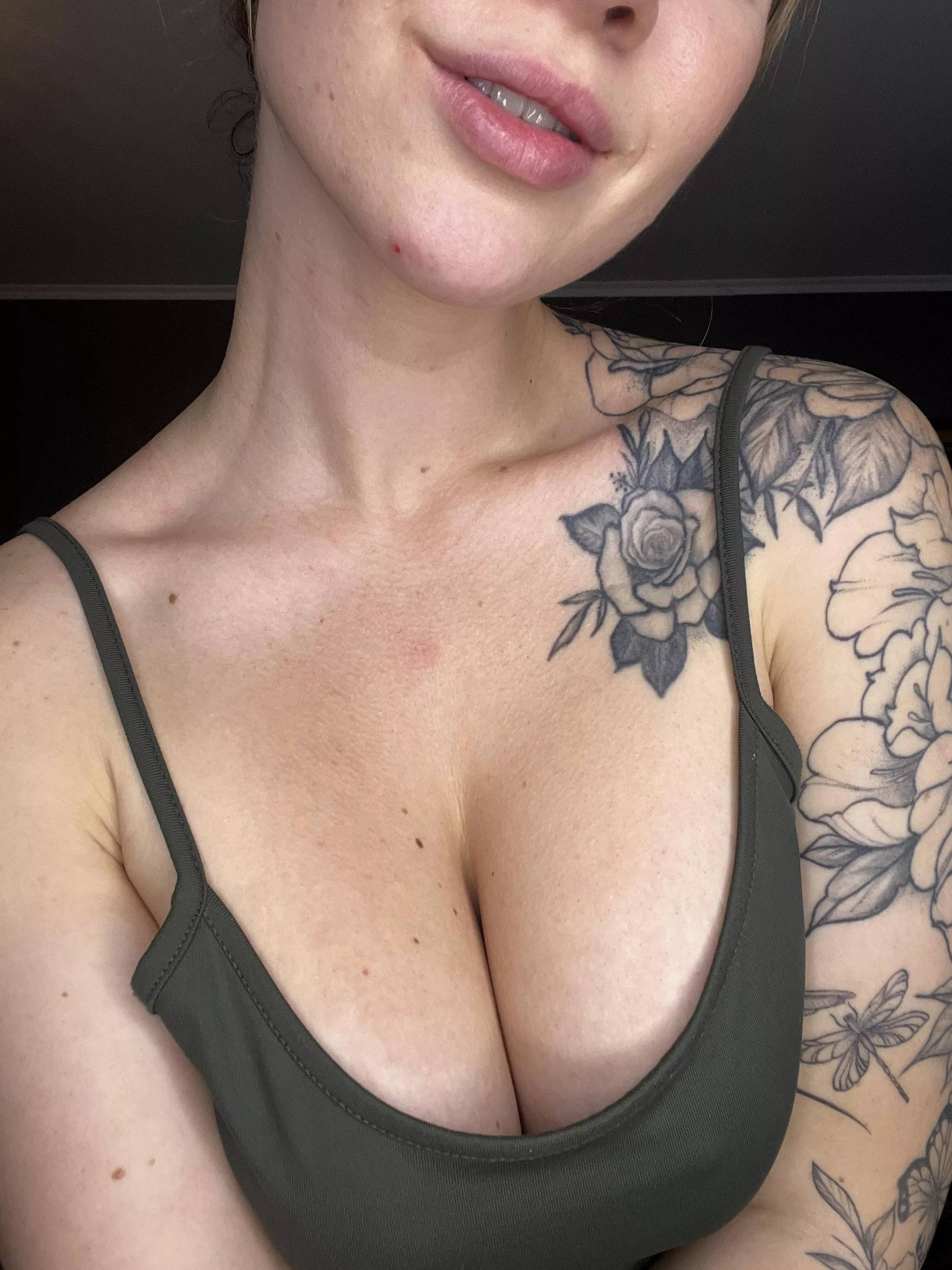 Lot's of cleavage posted by EmbarrassedBuy8407