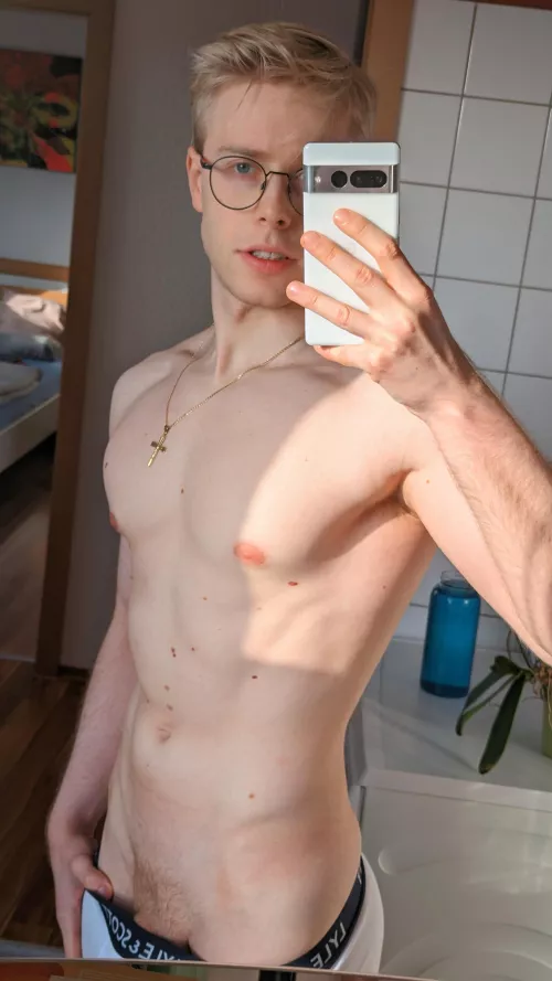 Love showing off my young body ☺️🩵 by hanz_GORSKI