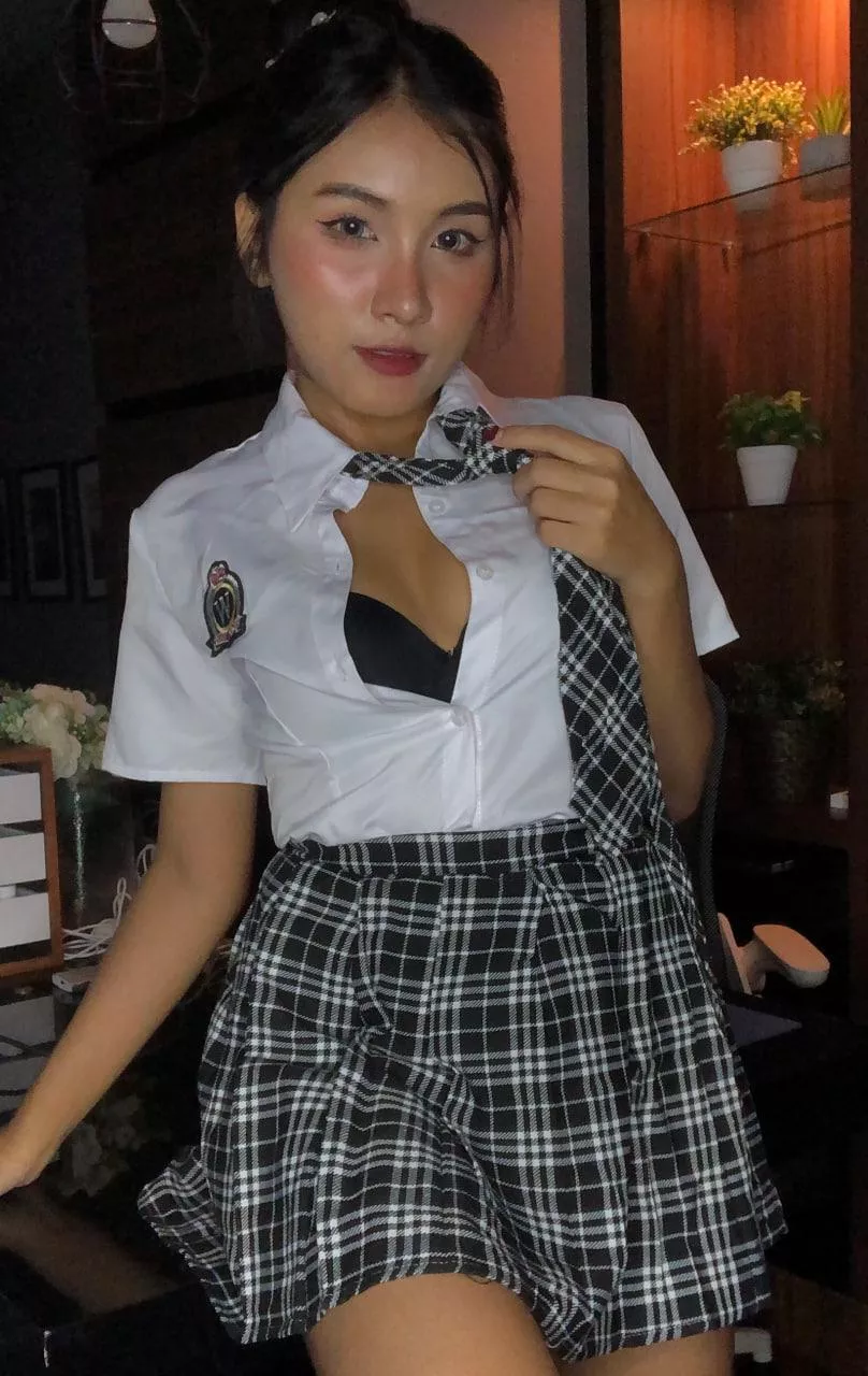 Love to do regular selfies when I'm tired and home alone posted by yourhoenextdoorx