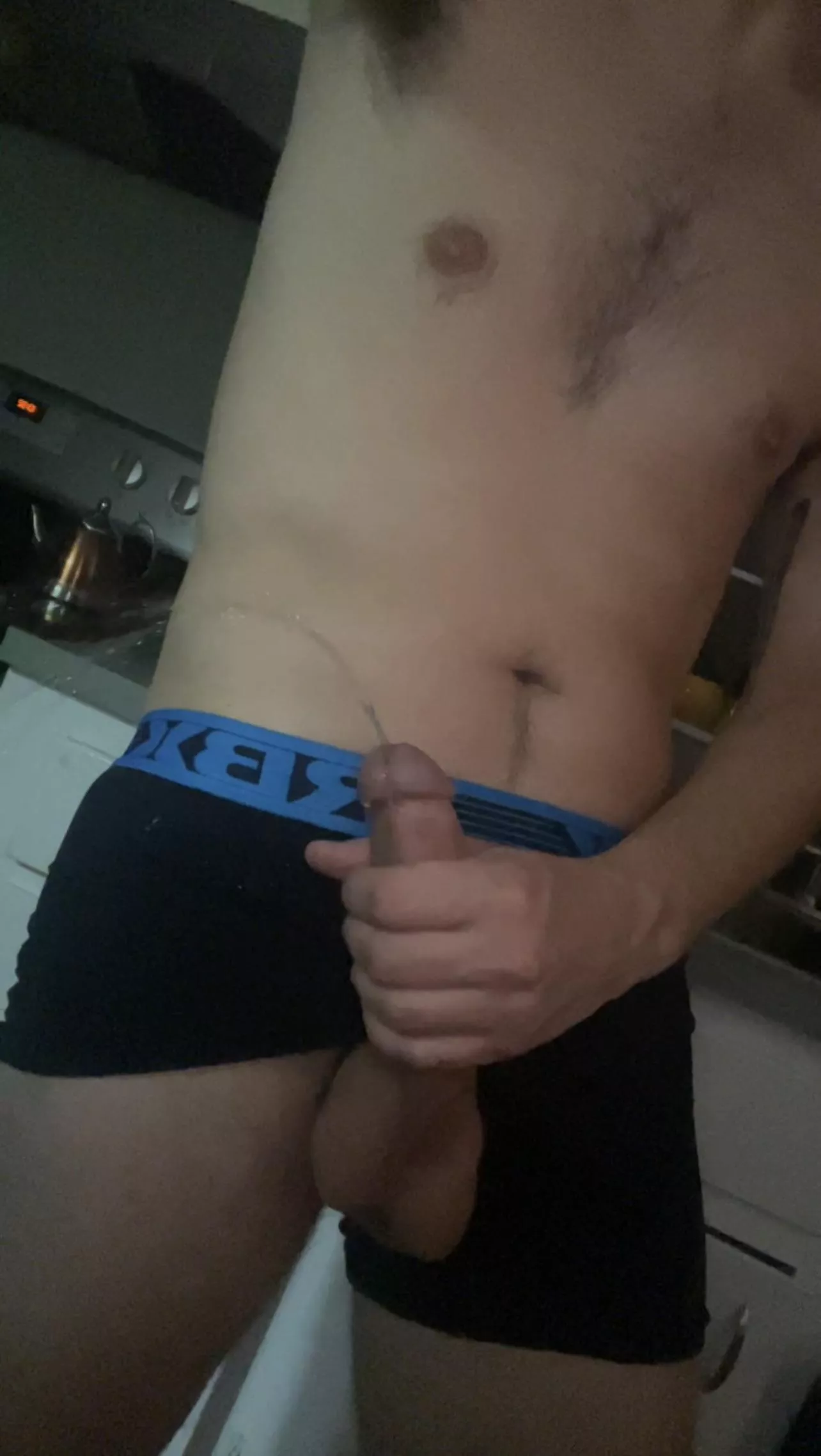 Morning wood plus piss 👌🏼 posted by camdentimex