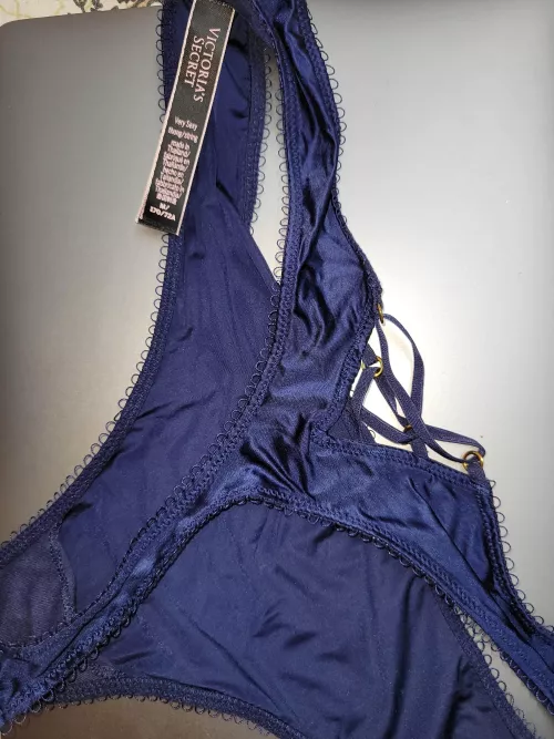 My used thong is up for grabs🦊 dm for dirty details... by cindy_mellow