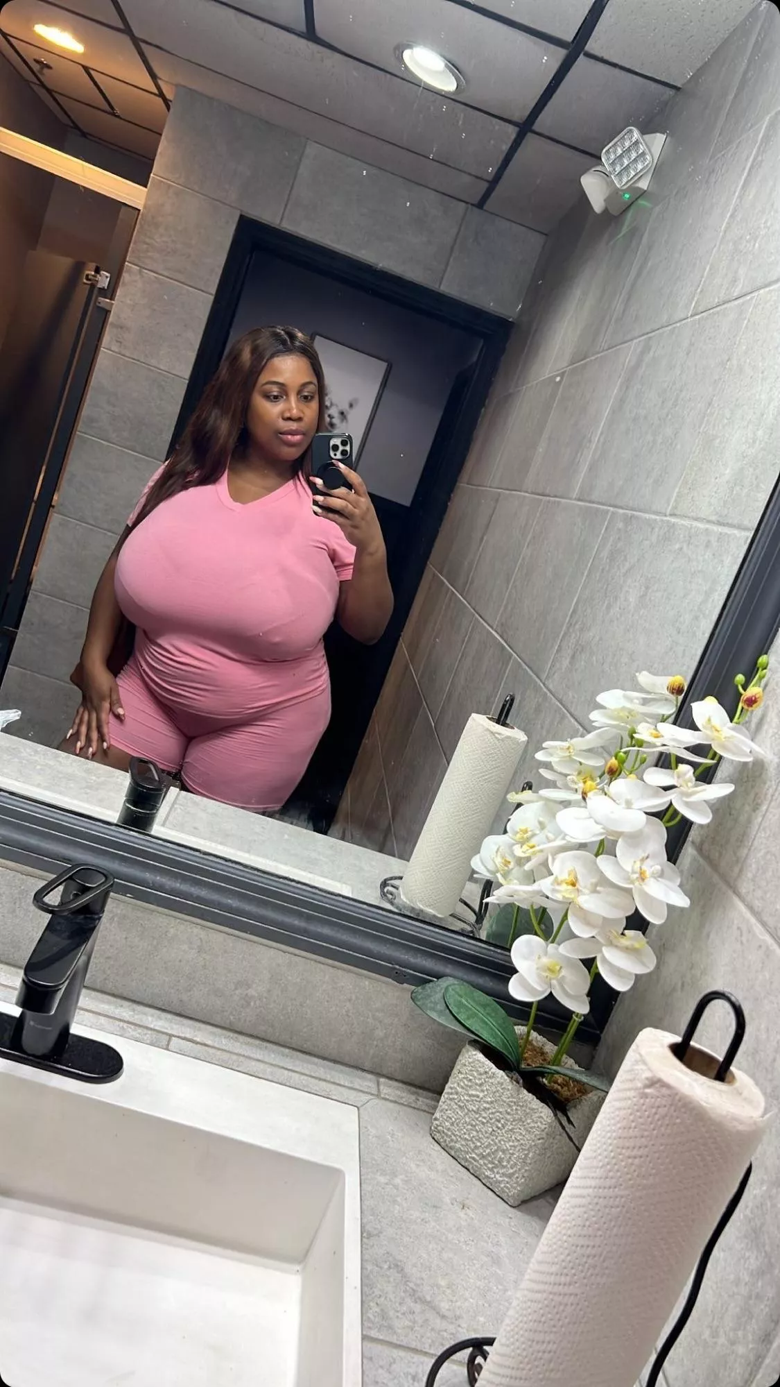 Pretty in pink posted by Sn1per100