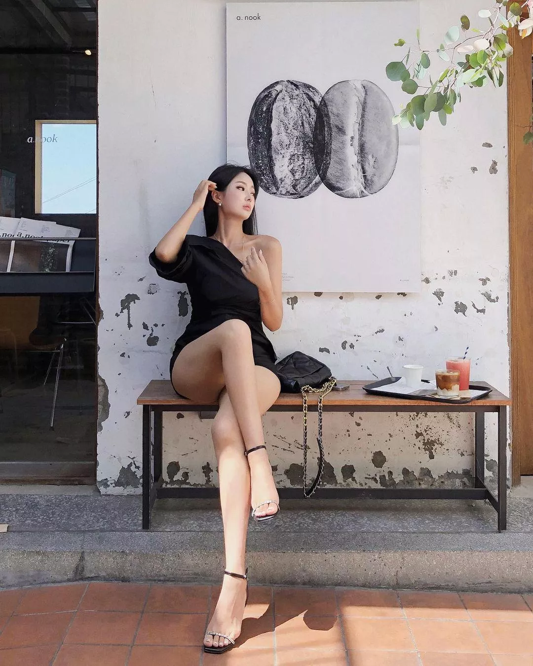 Pretty legs posted by Majestic_Painter8660