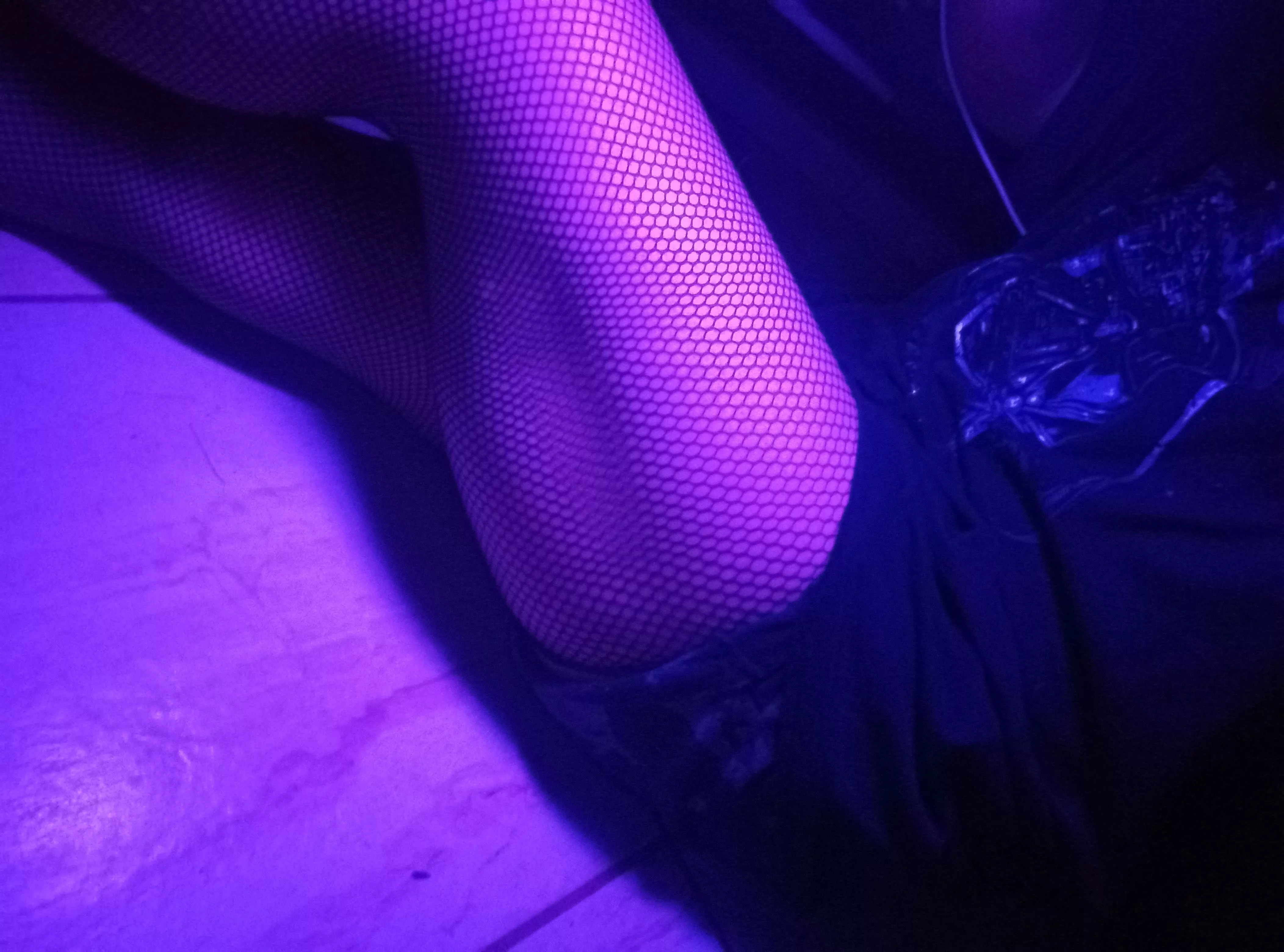 Purple thighs posted by Error-Xenom