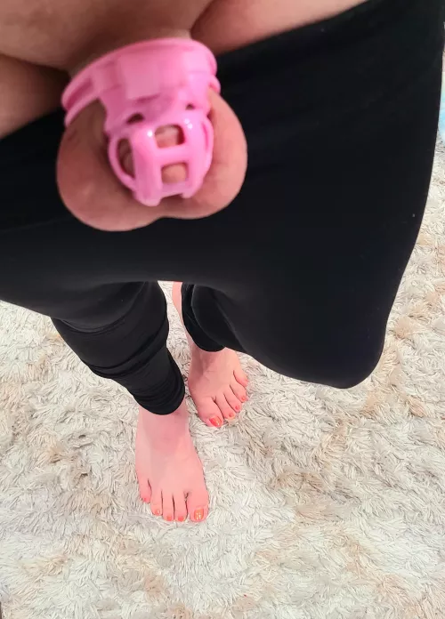 Shave. Lock it up. Paint your toes. Embrace and enjoy. Sink deeper and deeper and deeper. 🥰🐷 oink.oink. by R_E_S_M