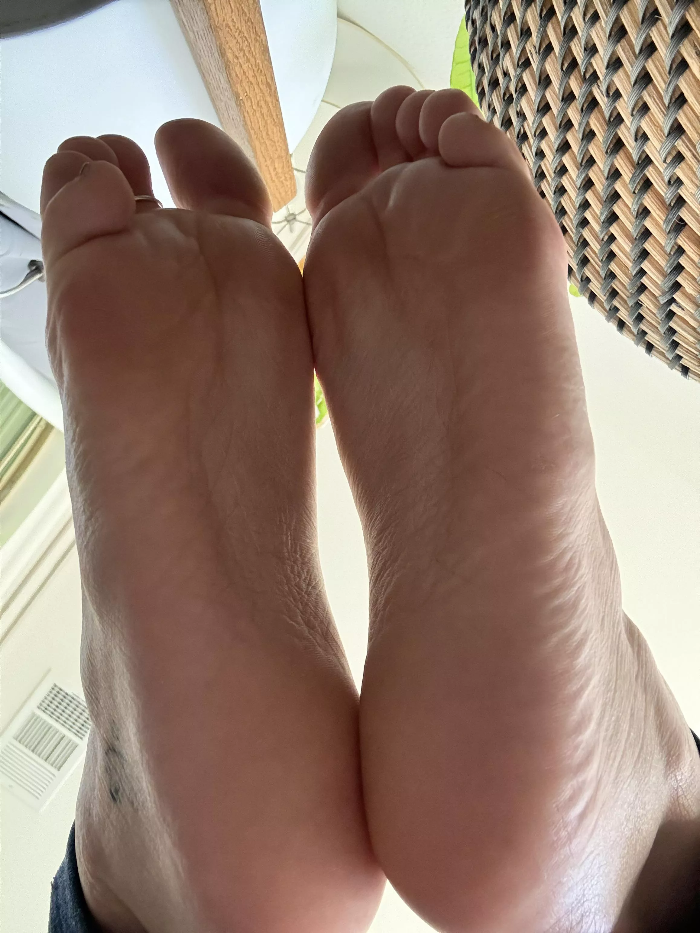 Showing my arch-gap 🤭 🥵 posted by SooSoft_ButFirm