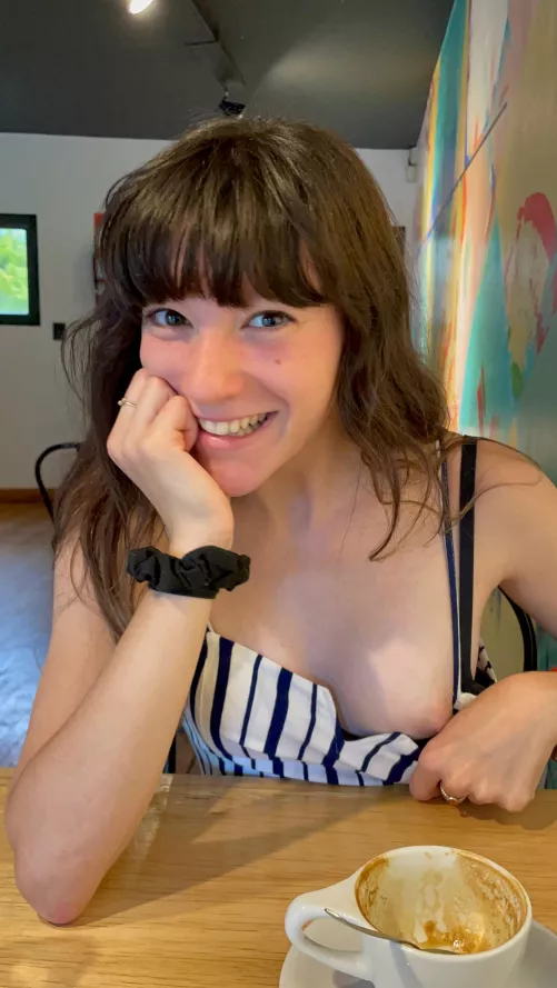 Shy titi flashing by Elsie_AF