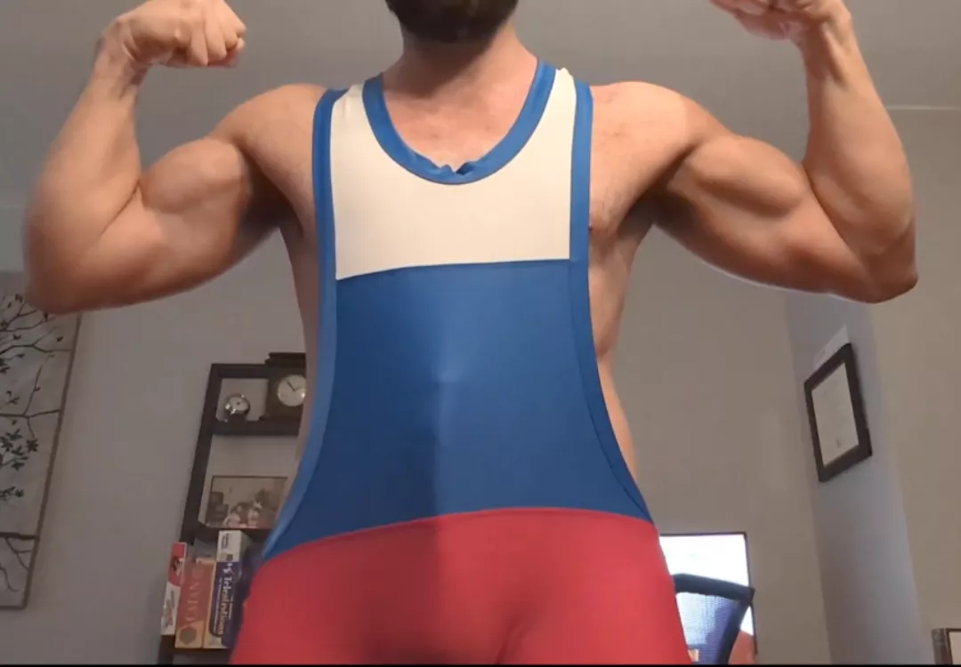 Singlets get me boned up easily posted by an94132