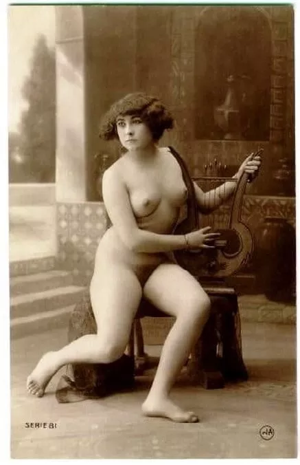 Sir, a pleasant evening spent with Lord and Lady Oppenshaw, who have have a minstrel to play a six stringed guitar during dinner. Enjoying this novelty, upon return to my house I do I employ a local musician from the village to accompany me in my study a posted by Sir_Lord_B