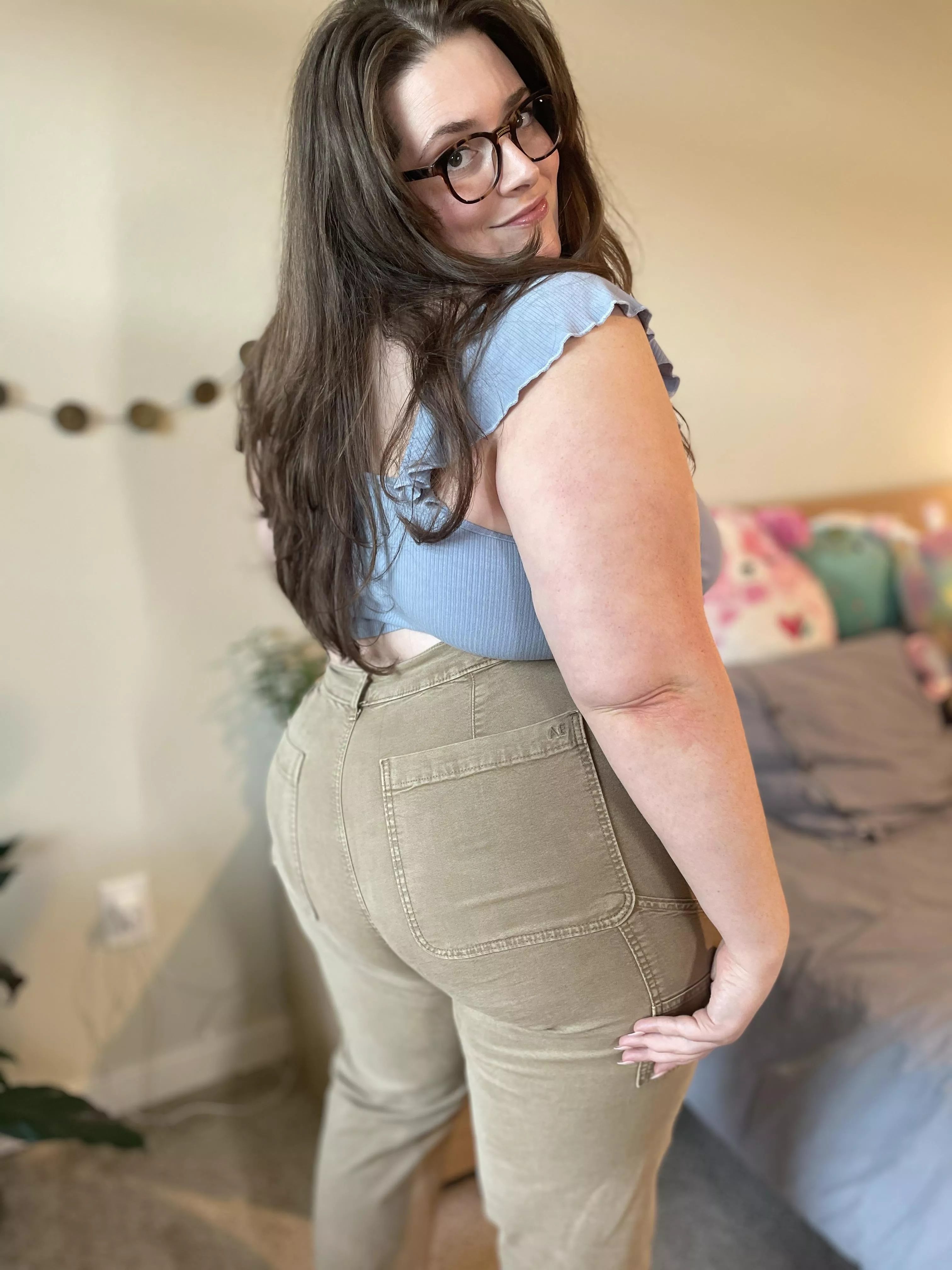 Smiling cause this ass is fat ☺️ posted by lunaxthicky