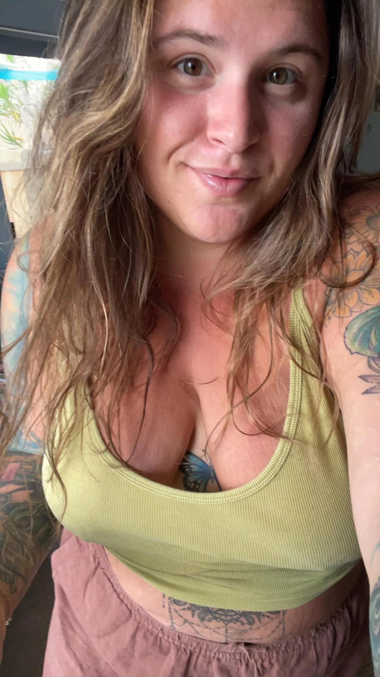 tatted bbw milf stoner with a flirtatious soul posted by handful_heather420