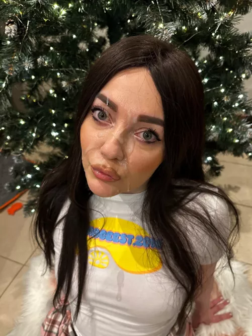 The best reward for a girl is cum on her face by x_piece_of_me