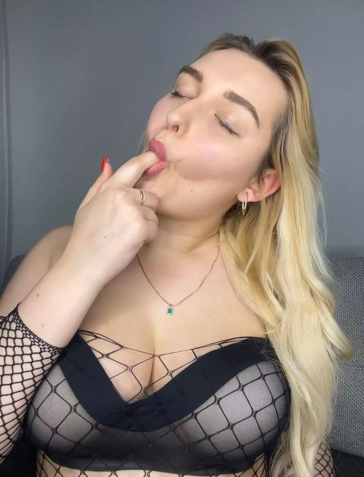 the horny wife you need posted by AdditionalBuyera