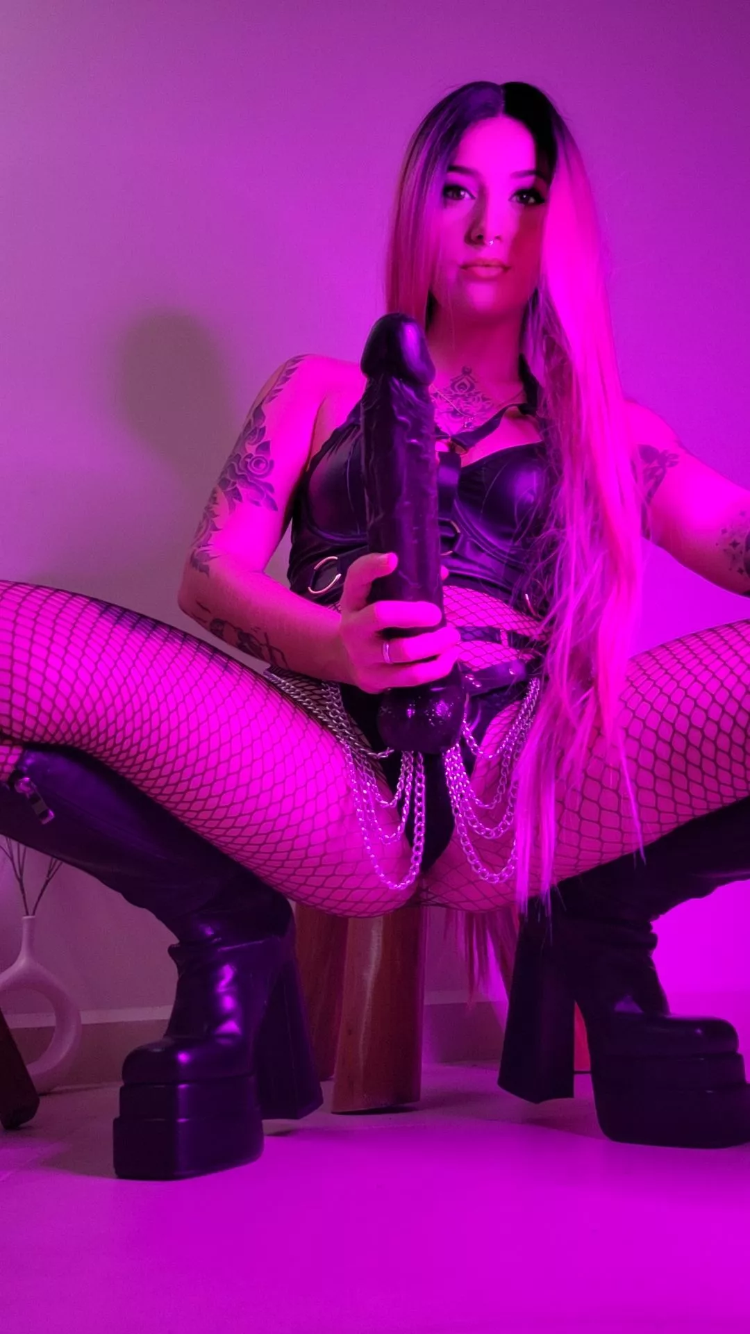 U know what makes the difference on here? MY EXISTANCE, now be grateful. posted by dirtyeva233