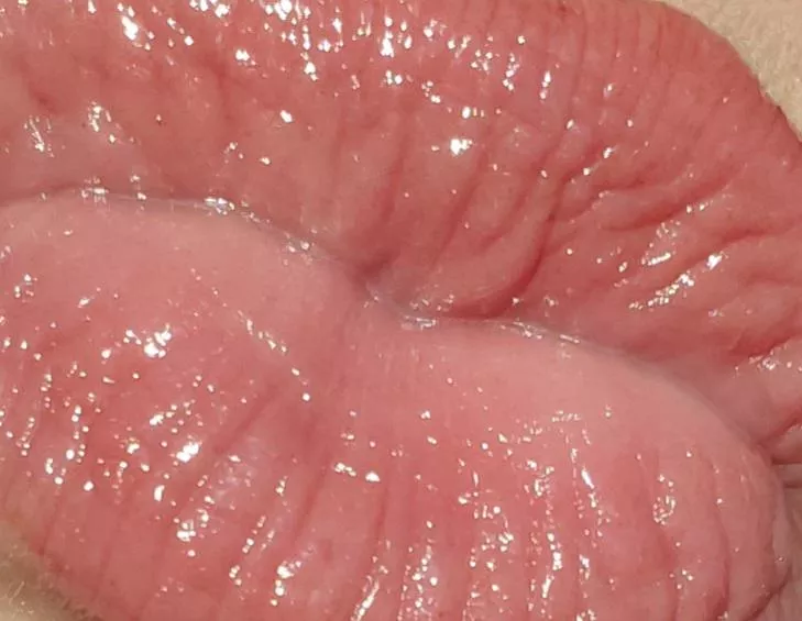 Up close and personal posted by luvtheselipz