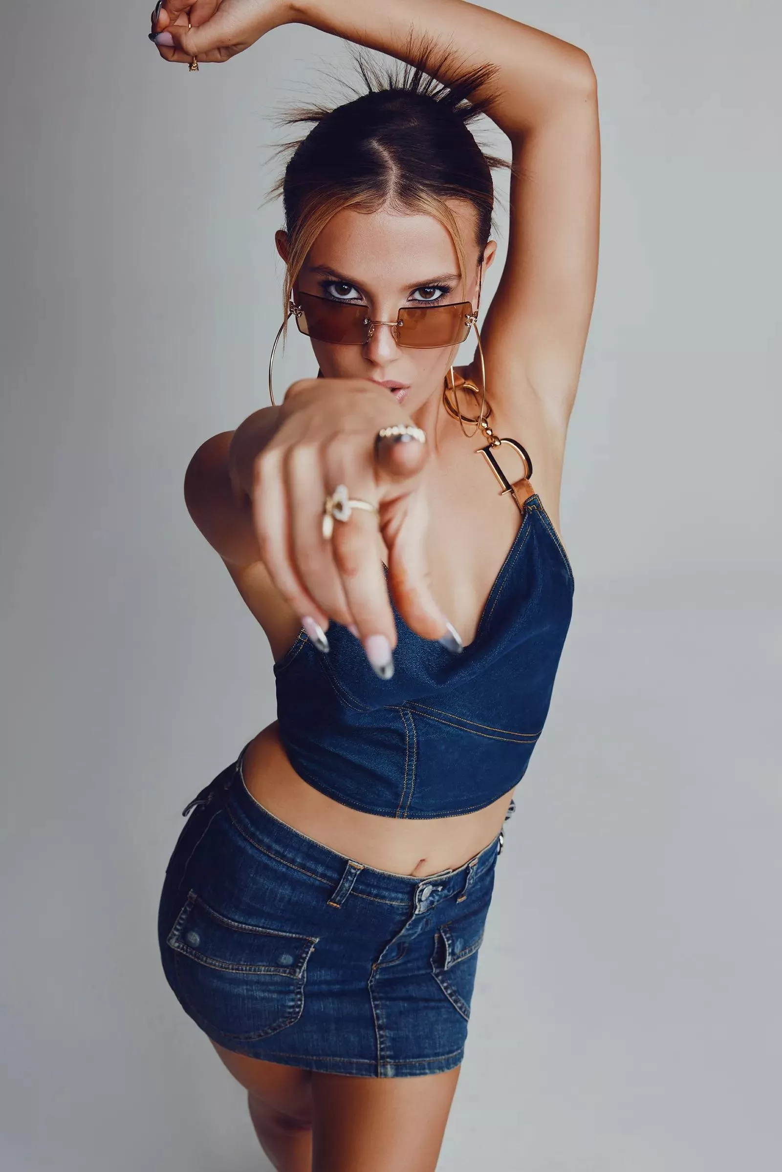 What are you doing if she looks at you like this? posted by Explanation-Adept