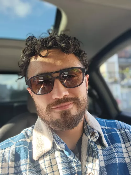 Who doesn't love a sunny day 😁 by Creepy_Leave3614