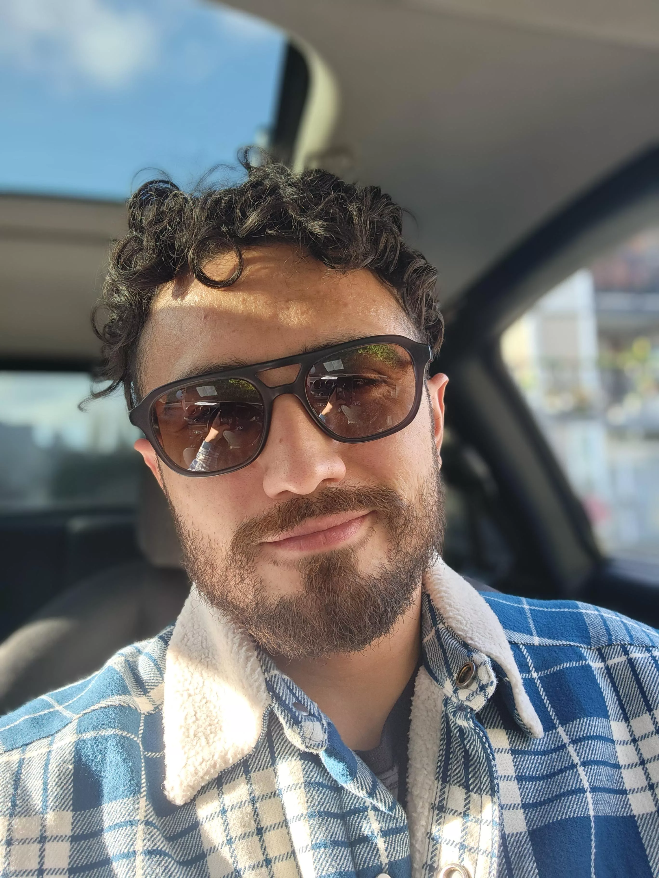 Who doesn't love a sunny day 😁 posted by Creepy_Leave3614