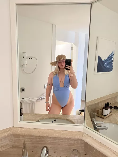 Wishing I was on the beach right now by kieralucyyyy