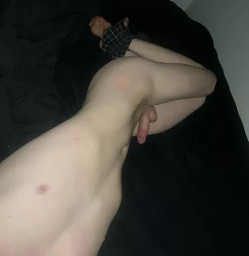 would any strong girls be interested in a sub boy? :3 by [deleted]