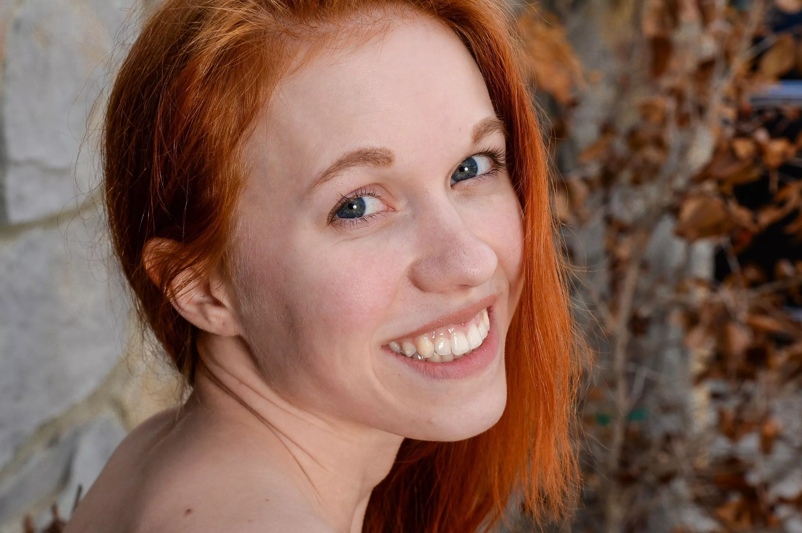 you can see her pores in this photo posted by vendetta06