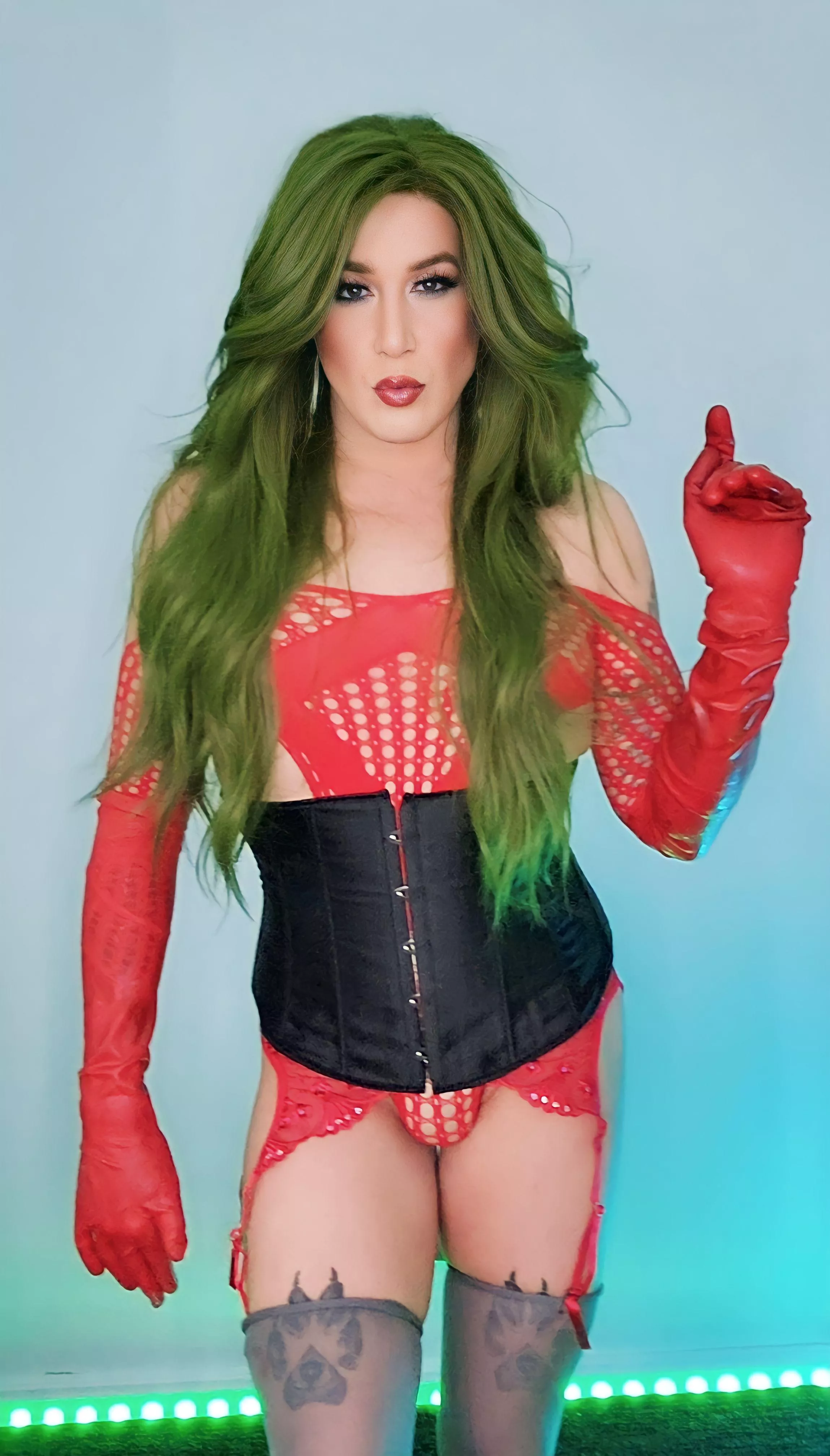 You can unwrap your present early if you want 🎁 posted by BrookeSpearz