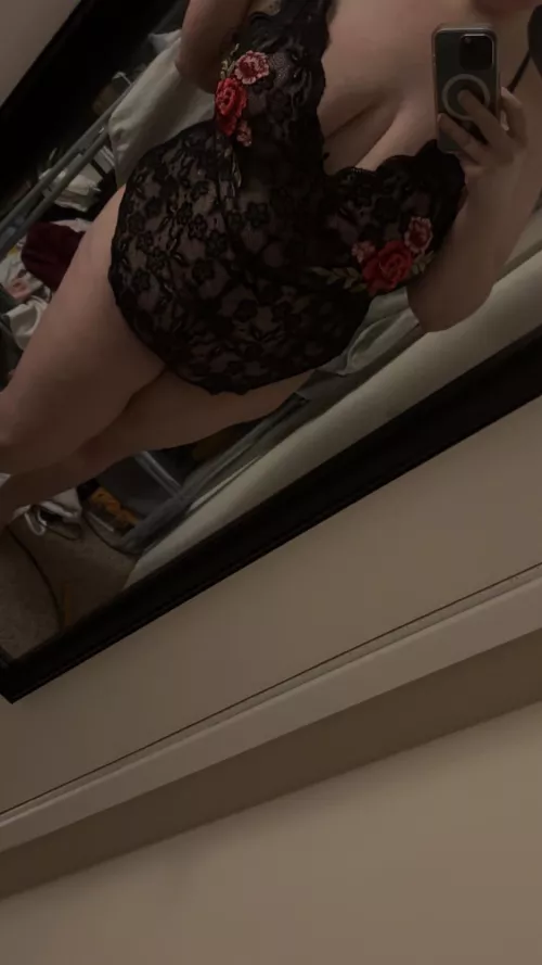 4 months postpartum… Thoughts? by his3holeslut