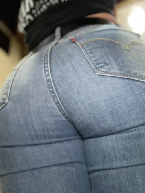 Back at work in my Levi’s by Lovemsgarner