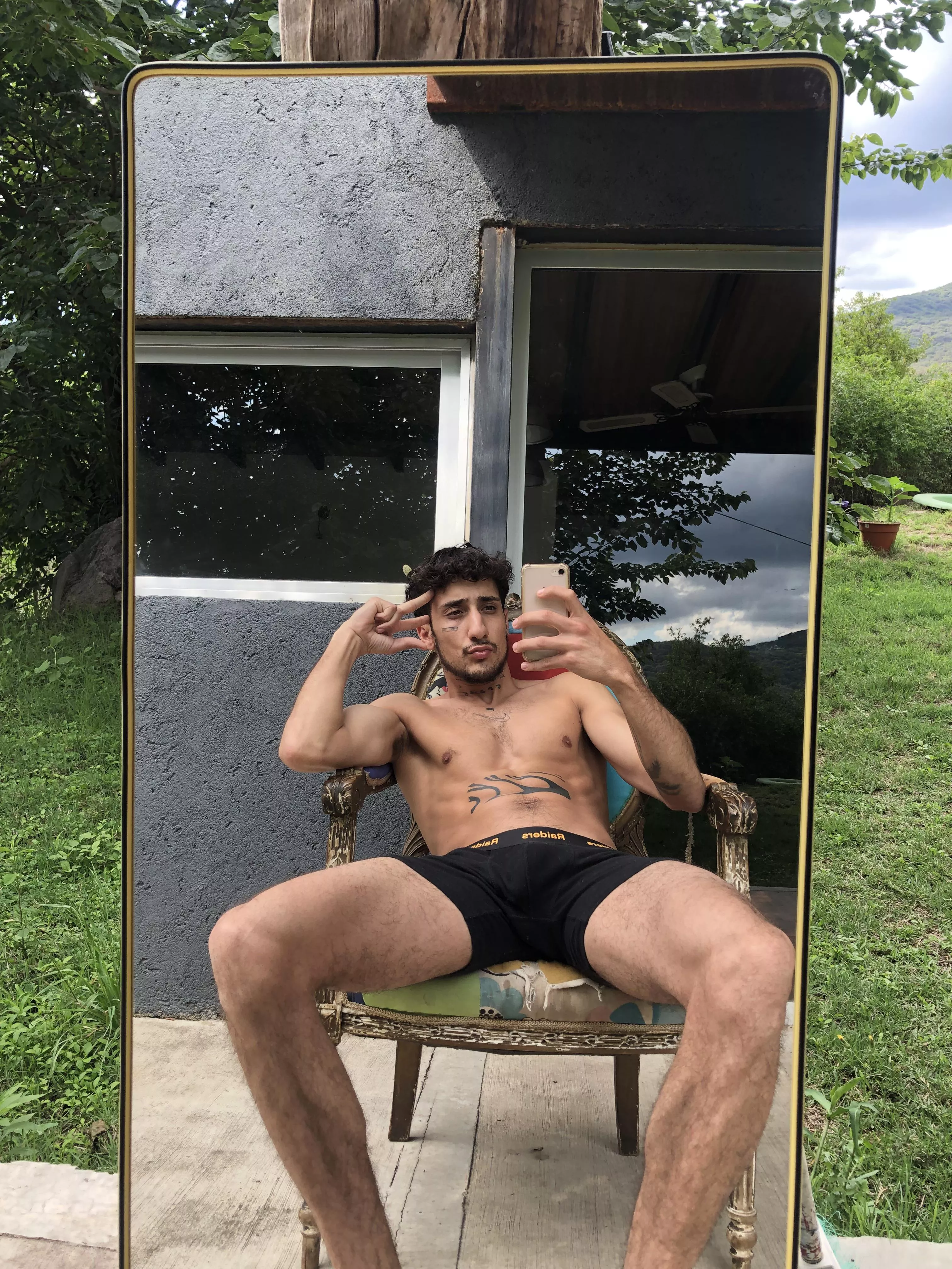 Be honest, from 1 to 10 how much do you give me? posted by fardamn