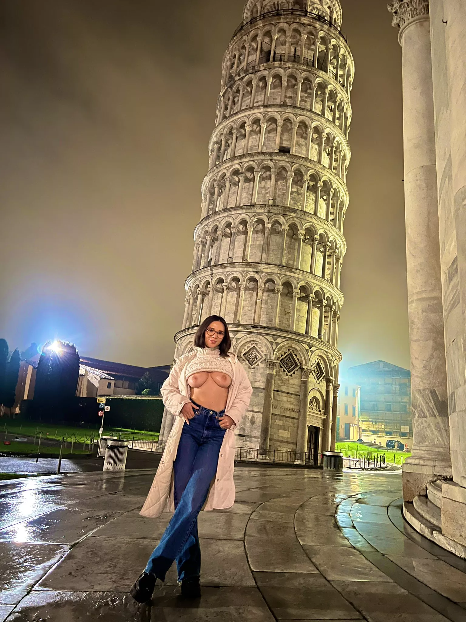 Best pic you can take in public place in Pisa) posted by WordyPairing