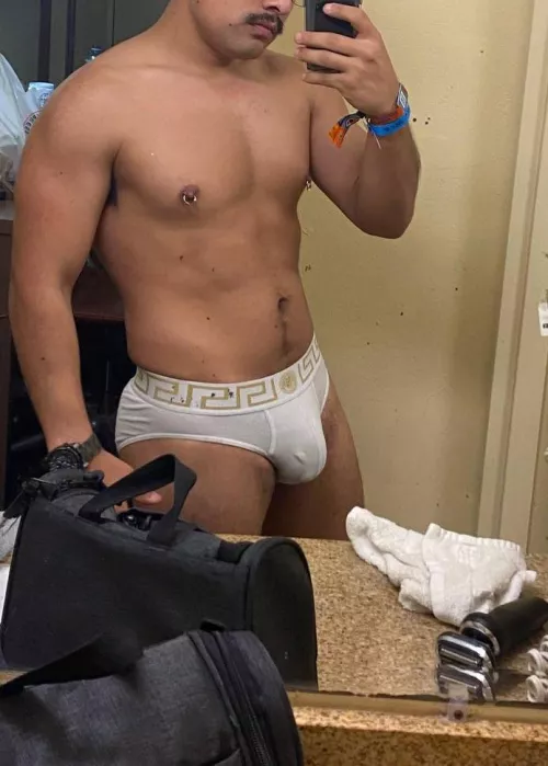 Come and undress me? by Amazing_sailor