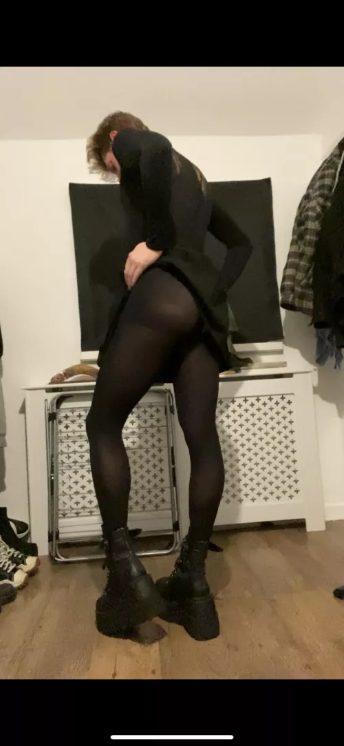 Don’t you hate it when skirts get stuck in your tights? by Femiyam