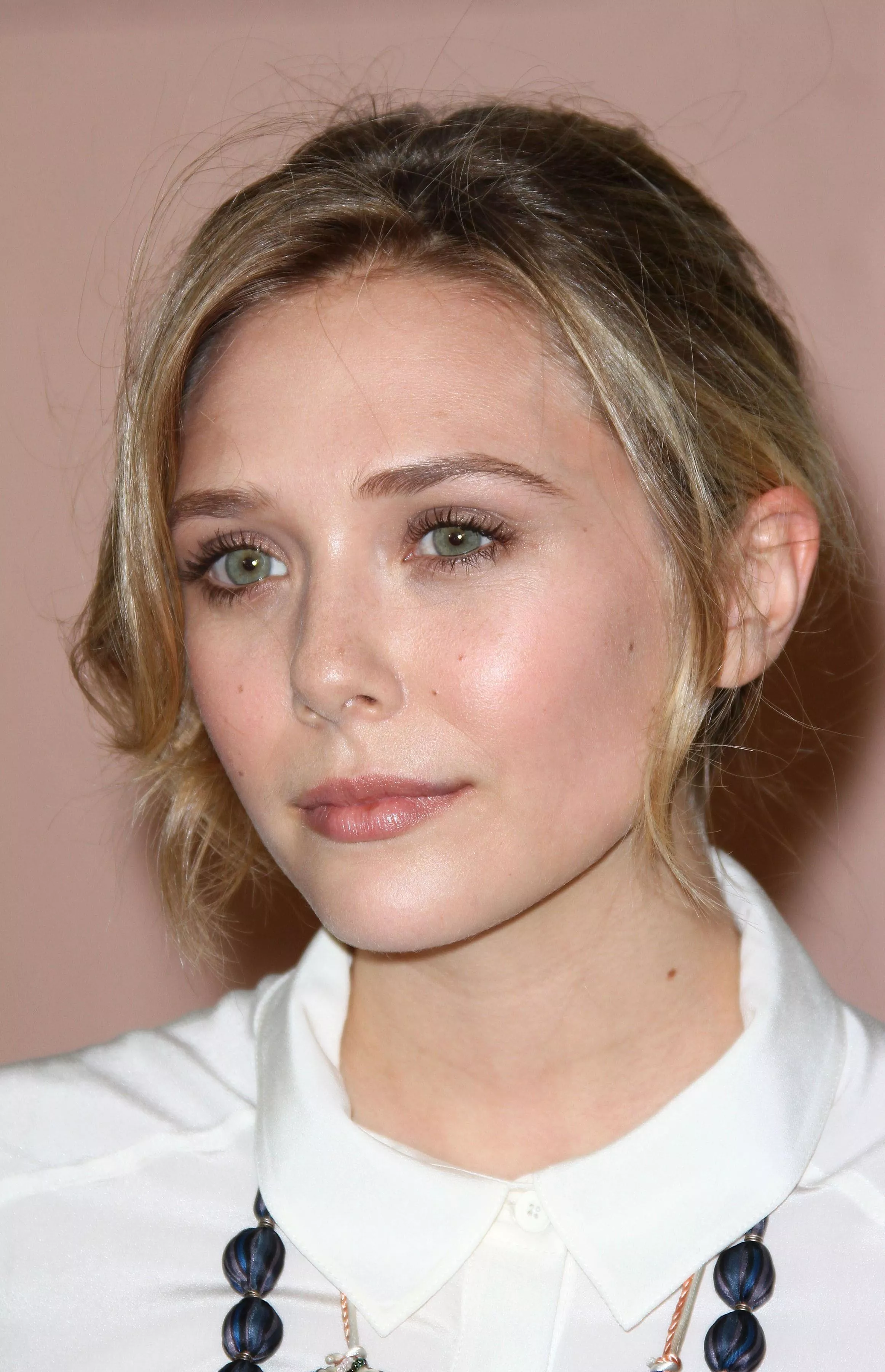 Elizabeth Olsen posted by rockyfortino