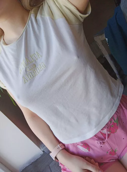 Good girls don't wear bras by pixiiie_chloe