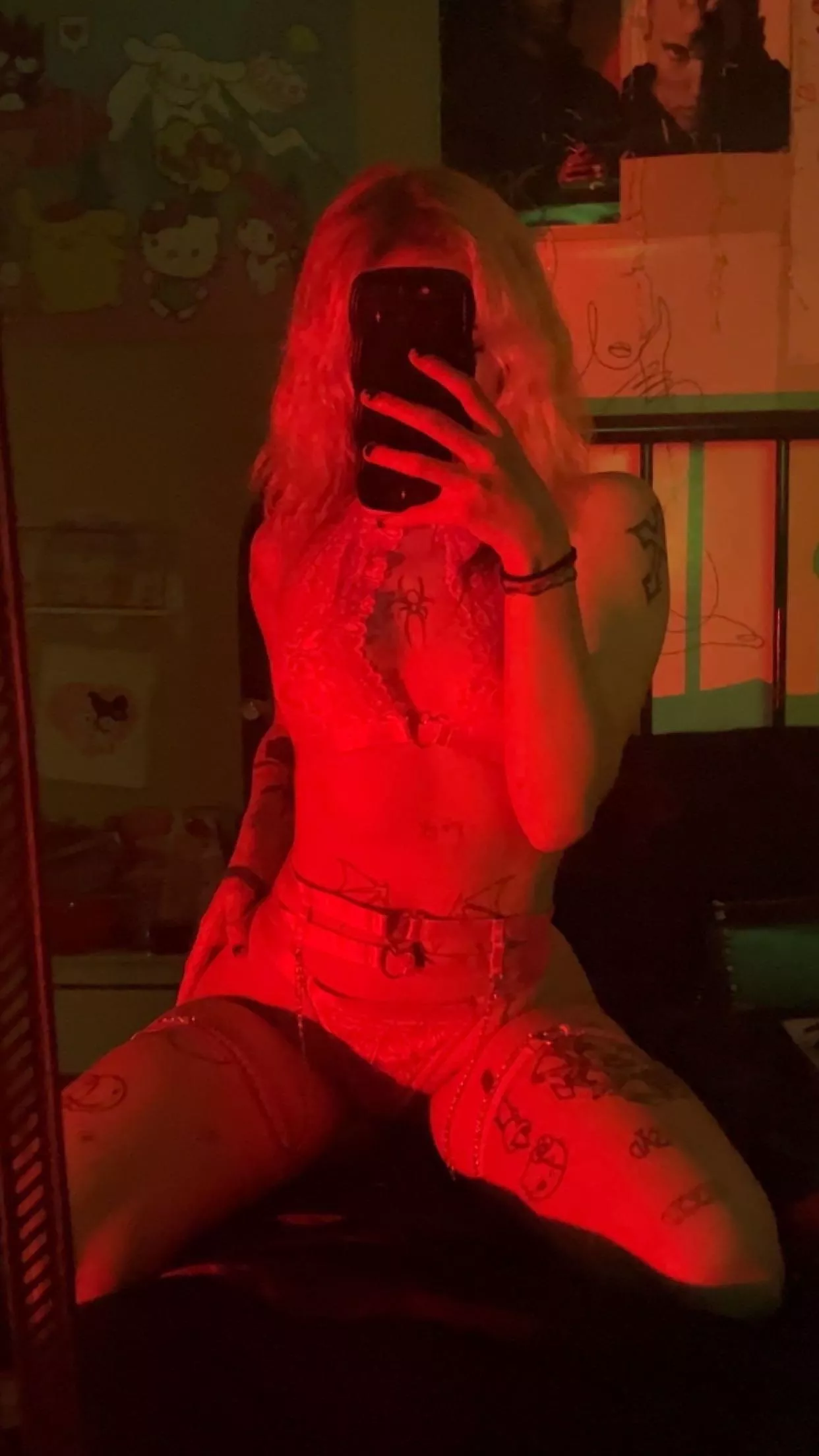 Guess my bra size for a surprise posted by BarbaraWilliamse