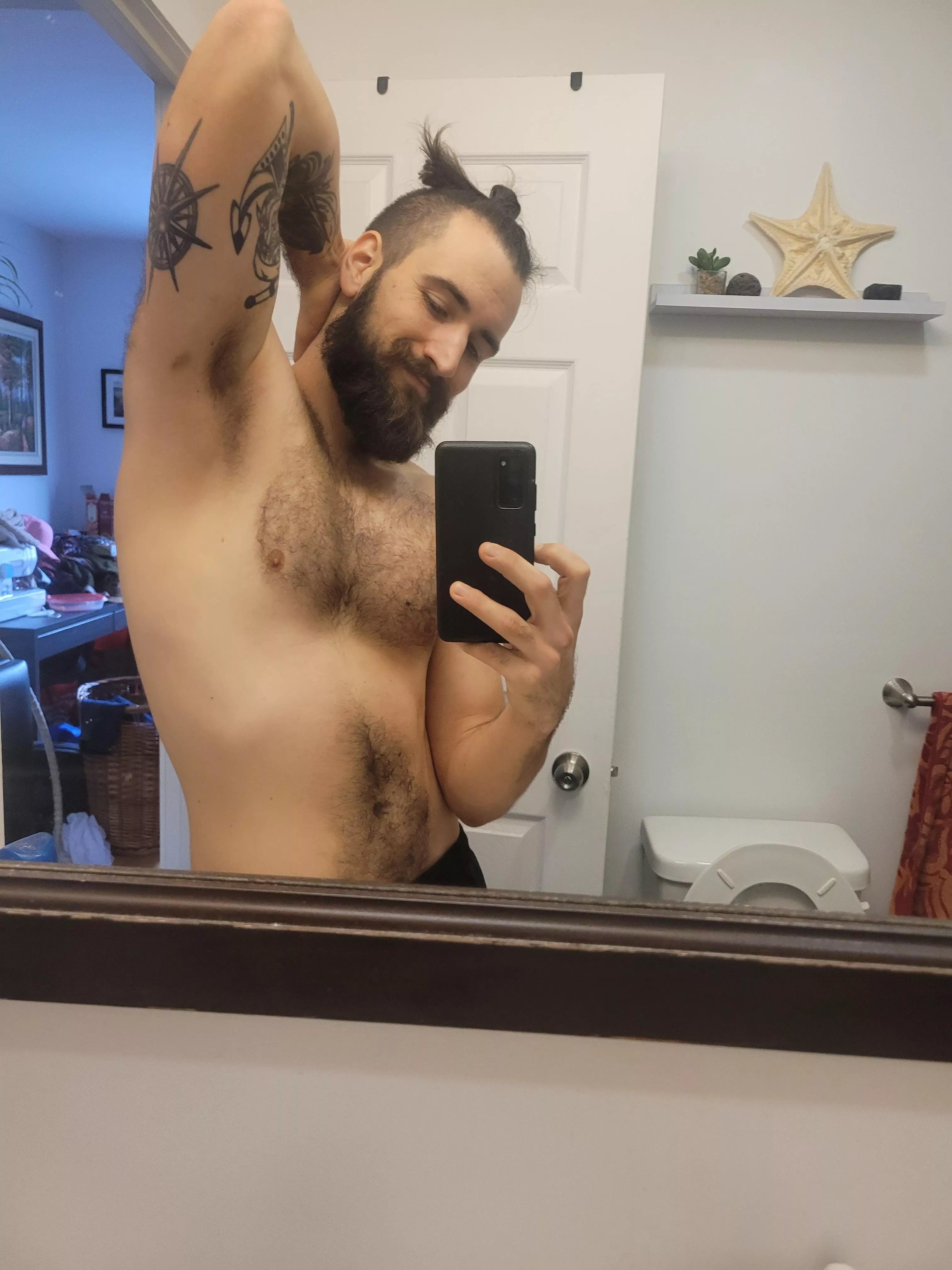 Happy friday 💪 posted by HotBerserkr